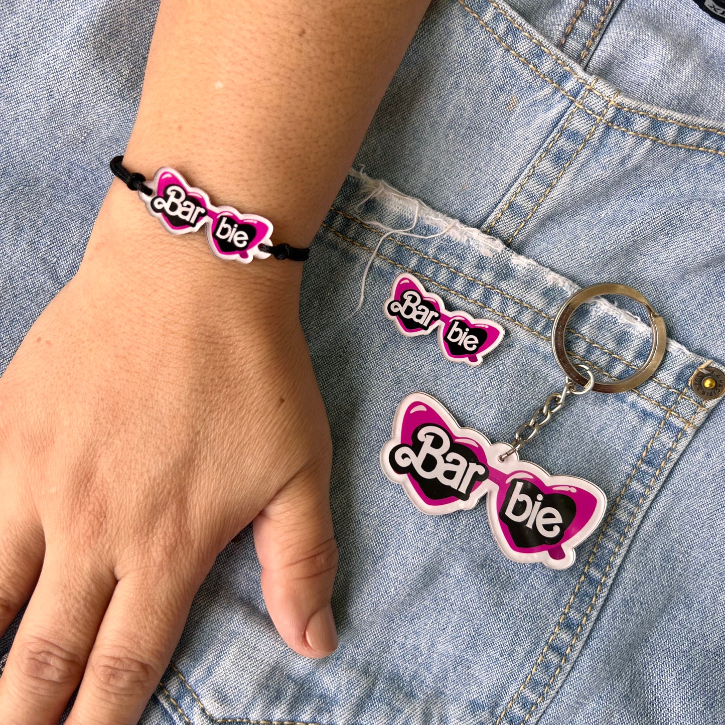 Combo Barbie Pulsera + llavero + Pin